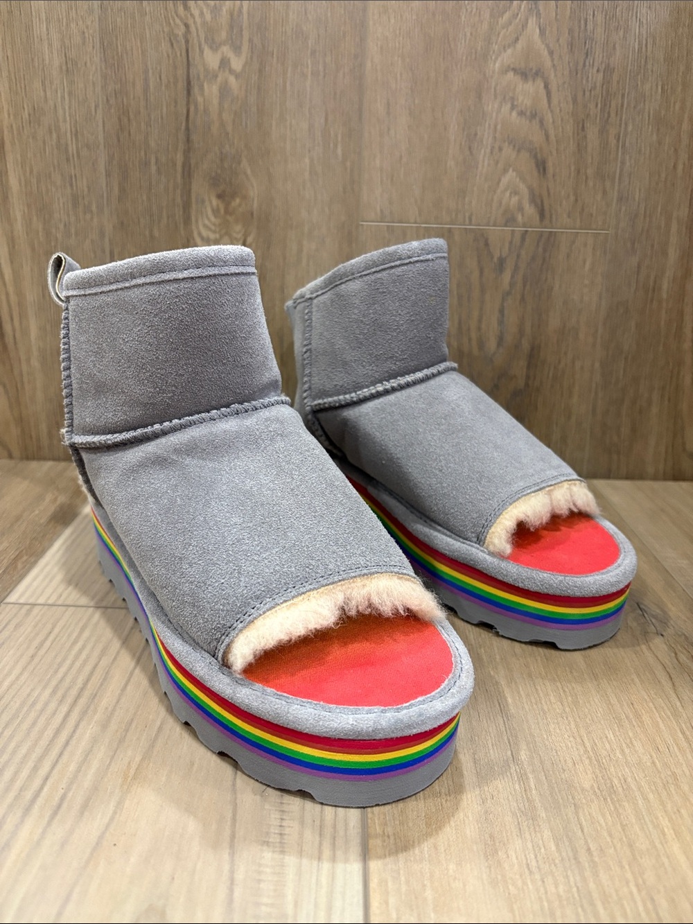 Bearpaw Women’s Malia Ankle Boot Peeptoe Rainbow Platform Shearling Gray Fog 7